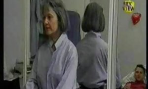 变性人惊奇的故事色情网站的德国奶奶被蒙住眼睛的肛门
