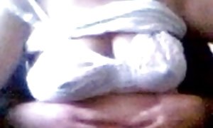 女同性恋者母亲的预耻的裸体